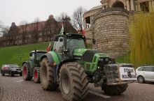 Bunt rolników. Zostawiają pola, jadą na Wały. ”Mamy powypalane całe połacie”