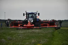 586709