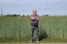 Paweł Barciński ze wsi Brzeście Małe (pow. płoński, gm. Baboszewo) razem z żoną i synem gospodaruje na ponad 100 ha.