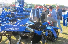 Rolnicy, którzy ubiegali się o dopłaty na „Modernizację gospodarstw” z PROW 2014–2020, do końca czerwca muszą złożyć wniosek o płatność. Termin nie dotyczy jedynie rolników, którzy wnioskowali o dofinansowanie w obszarze D, czyli tzw. maszynówki, w 2023 r. – ci mają czas na to do końca sierpnia br.