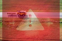”Nie denerwuj się na kombajn”. Rolnicy apelują do kierowców przed żniwami