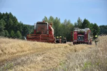 Jeśli kombajn pracuje na polu sąsiada albo usługowo, polisa w przypadku pożaru może go nie chronić