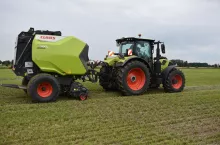 Nawet 60 bel na godzinę. Zobacz nowe prasy i kosiarki Claas