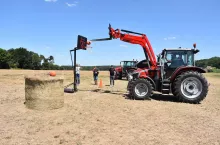 Traktor współpracował z nim bardzo precyzyjnie i umieszczenie piłki w koszu