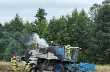 Kombajn zapalił się podczas żniw.