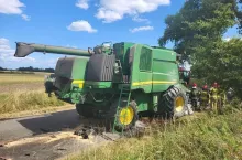 W wyniku zderzenia z kombajnem śmierć poniósł 15-latek.