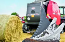 Do porównania wykorzystano trzy zestawy noży do prasy zwijającej o różnym stopniu zużycia.