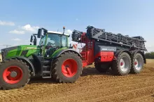 Horsch Leeb Xeric 14 FS w czasie premiery polowej. Czujniki mierzące odległość od podłoża i roślin sprawiają, że belka utrzymuje się zawsze na właściwym poziomie, fot. Adam Ładowski
