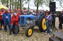 Szkolna Akademia Renowacji, prowadzona przez Klub Miłośników Starych Ciągników i Maszyn Rolniczych „Traktor i Maszyna”, to miejsce, gdzie przeszłość spotyka się z przyszłością, fot. Tomasz Ślęzak