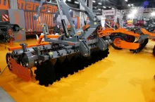 858547