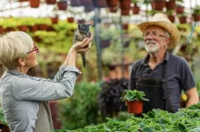 KRUS: czy emeryt może podjąć dodatkową pracę zarobkową? Co z wysokością emerytury?