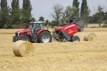 pole, traktor
