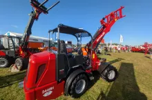 Środowisko pracy operatora i charakterystyczne siłowniki do opuszczania dachu, fot. mw