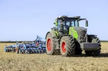 Z niecierpliwością wyczekiwany nowy Fendt 800 Vario oficjalnie pokazuje możliwości w polu.
