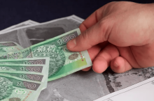 Wypadek przy pracy rolniczej, złamany kręgosłup a odszkodowanie z KRUS.