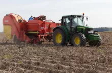 Sprzedaż ciągnika tylko z podatkiem