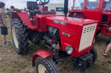 Władimirec - rzut na tył ciągnika i podnośnik, fot. mw