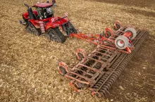 Nowa talerzówka Qualidisc 21123 o szerokości roboczej 12,25 m. Agregat składa się z czterech niezależnie montowanych segmentów ramy