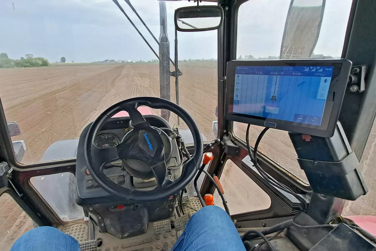 W konkursie profi do wygrania nawigacja rolnicza Sveaverken F200. Na zdjęciu poprzedni model F100.