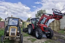 Z podwórka gospodarstwa bohatera naszego reportażu już dziś widać bloki, niebawem stanąć mogą one jeszcze bliżej 