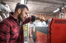 Masz stary piec? Od 2026 rolnikom grozi nawet 5 tys. zł kary