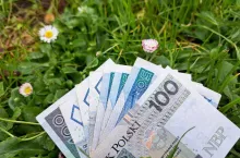 KRUS zabrał zasiłek chorobowy na poczet zaległych składek. Czy miał do tego prawo?