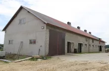 nowa chlewnia Pawelczyk, otwarte jarzma porodowe