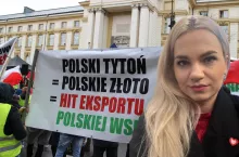 Protest plantatorów tytoniu przed gmachem KPRM skłonił rząd do działania. Kluczową rolę w rozmowach odgrywa wiceminister rolnictwa Małgorzata Gromadzka