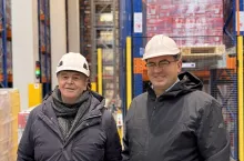 Minister zobaczył, jak pracuje magazyn bez ludzi. Mlekovita znów zaskakuje