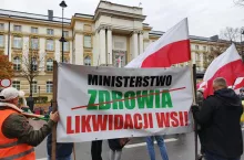 Bruksela planuje eksperyment, który uderzy w polskich rolników, na zdjęciu protest rolników uprawiających tytoń