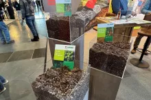 Mieszanki do uprawy jagodowych prezentowane na stoisku Legro i Botanicoir podczas expoSE 2025