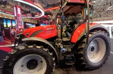 Pod maską wszystkich modeli Farmall M, kryje się 4-cylindrowy silnik 3,6 l Stage V o mocy od 100 do 120 KM, fot. Adam Ładowski
