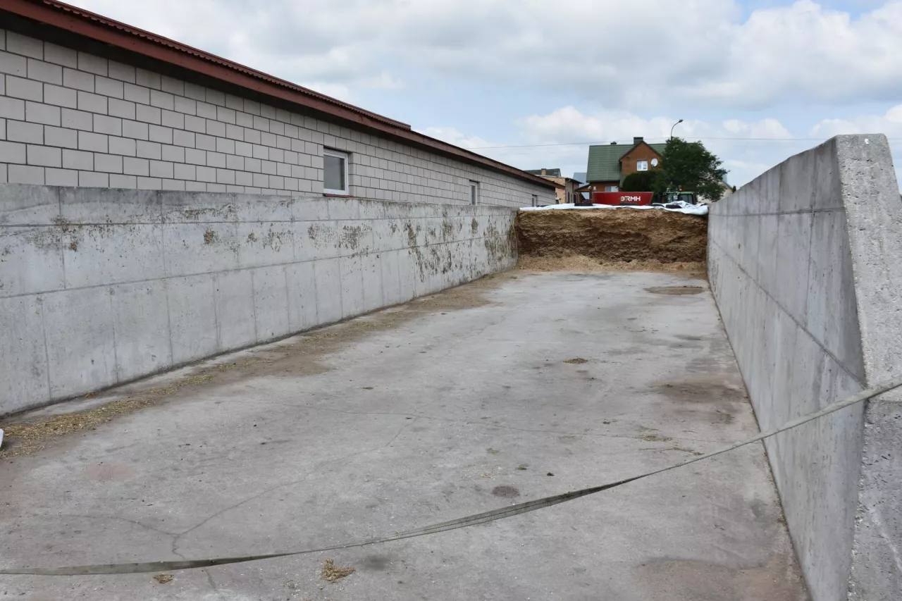 Silos na kiszonkę z kukurydzy o wymiarach 7 x 38 m