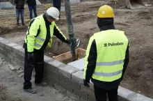 Budowa nowej hali na rynku w Broniszach