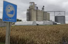 Zdjęcie zboża i elewatora w USA