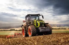 Nowa seria Axion 9 to jasny sygnał, że Niemcy na serio wchodzą w segment największych i najmocniejszych ciągników rolniczych – aż do 450 KM, fot. mat.prasowe