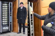 Postawił mlekomat i 120 litrów zniknęło w jeden dzień. Telefon się urywa