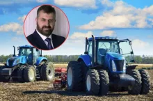 maszyny rolnicze w polu, twarz Arkadiusza Zalewskiego, eksperta i analityka z IERiGŻ