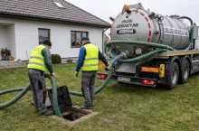 Czy zarządzanie szambem poprzez jego likwidację to przekroczenie zwykłęgo zarządu nieruchomością? 