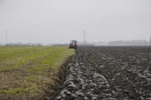 Z zakazu sprzedaży państwowej ziemi będą wyłączone powierzchnie do 5 ha przeznaczone na cele rolne