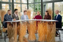 ”Ciągnik się kupi, ale miłości nie”. Cała prawda o ”Rolnik szuka żony”