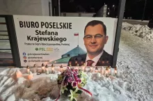 Znicze i wieniec pod biurem ministra. Policja wyjaśnia, dlaczego wzywa rolników