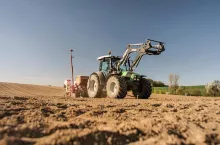 „Mam 90 właścicieli”. Rolnicy alarmują ws. dopłat, ministerstwo odpowiada