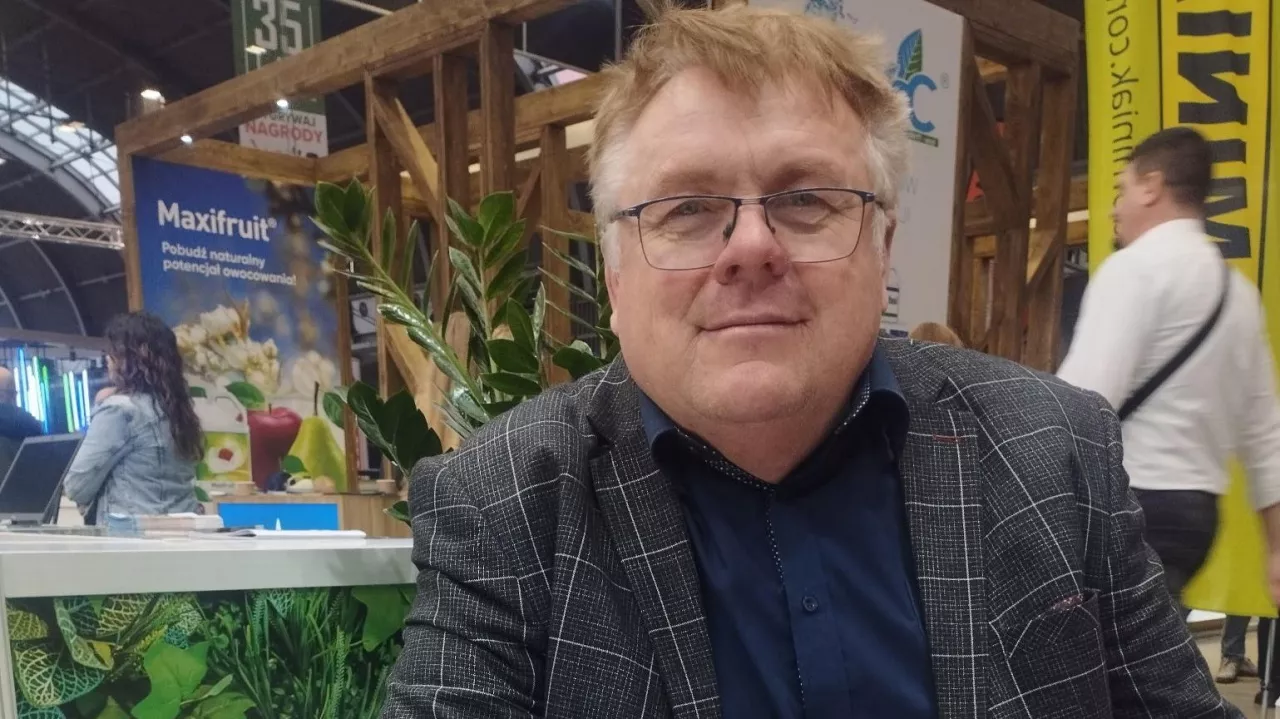 Dariusz Wróbel prowadzi gospodarstwo sadownicze razem z żoną Agnieszką we wsi Magierowa Wola