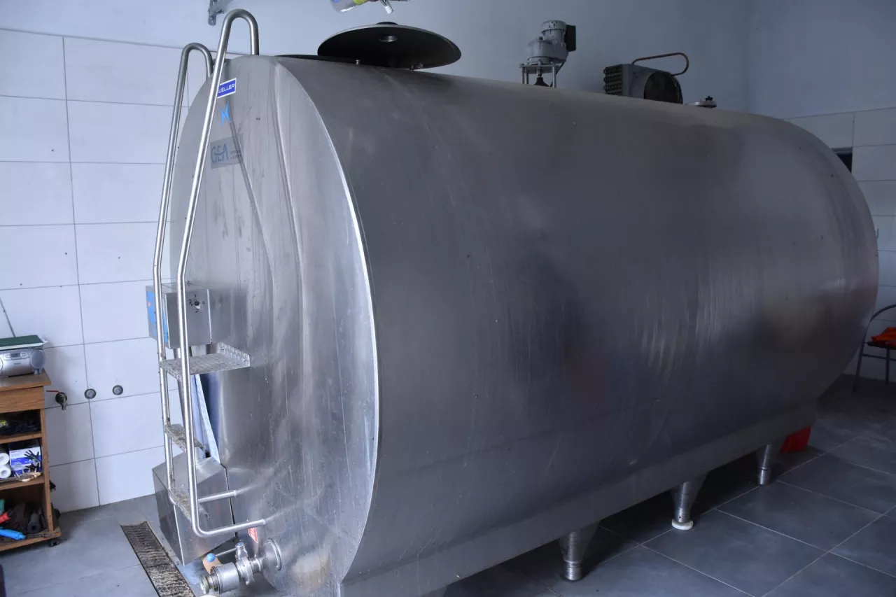 Schładzalnik mleka GEA o pojemności 7 tys. litrów