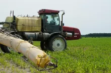 Niezależnie od tego czy dokarmiamy rośliny, czy tworzymy bardziej skomplikowaną mieszaninę, powinniśmy ją zastosować natychmiast