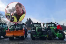 protest we Wrocławiu 20 lutego 2026, ciągniki oflagowane pod DUW, twarz organizatora protestu Adriana Wawrzyniaka w kółeczku