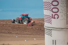 pole, traktor, polskie banknoty