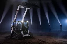 Najbardziej futurystycznym eksponatem była koncepcyjna ładowarka Bobcat RogueX3. To maszyna elektryczna, która może pracować zdalnie lub autonomicznie – nawet bez kabiny, fot. źródło Bobcat