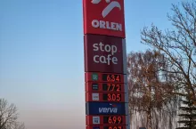 904142